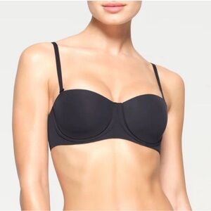 SKIMS Fits Everybody Strapless Convertible Bra Onyx size 34B NWT